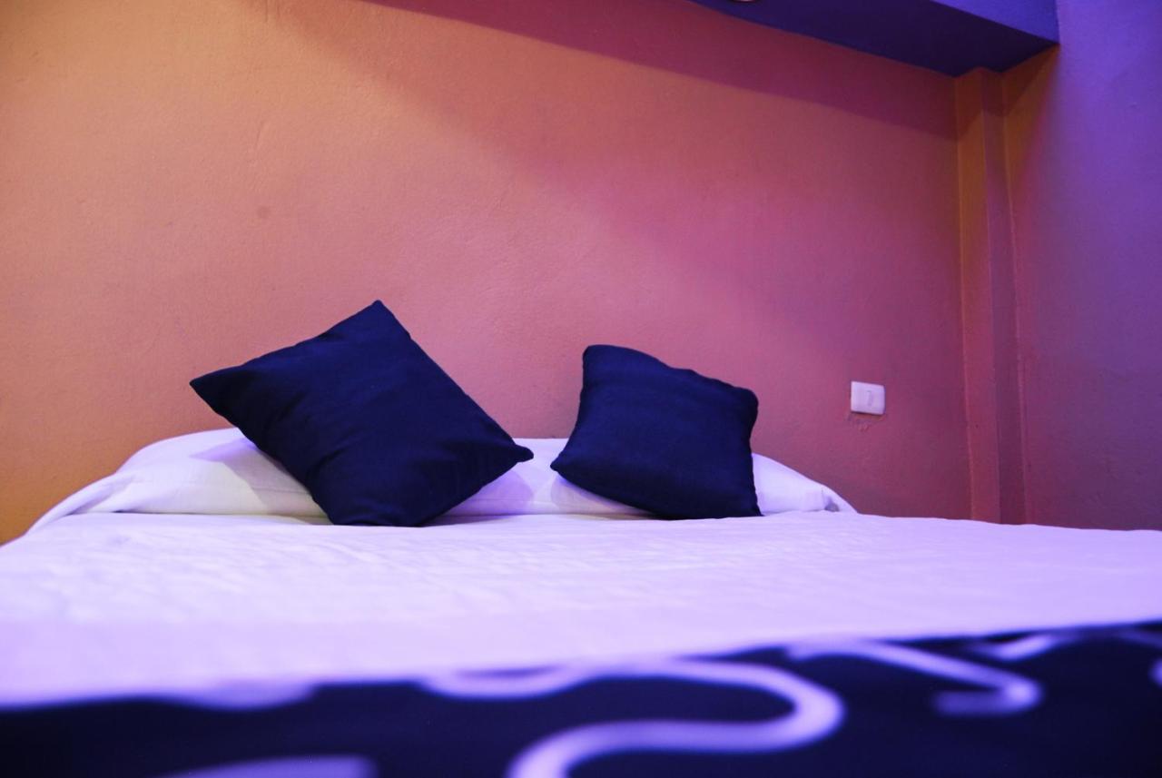 Hotel Oasis Монтеррей Екстер'єр фото