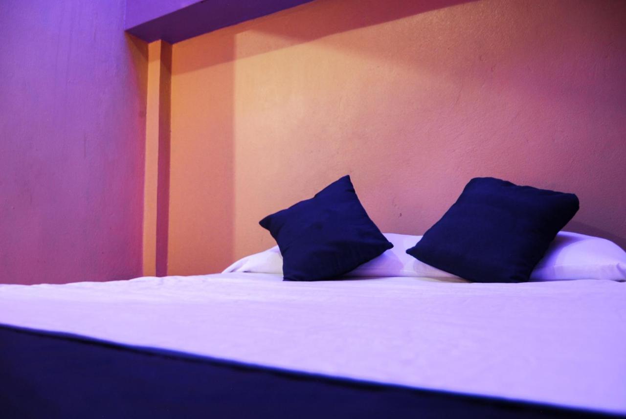 Hotel Oasis Монтеррей Екстер'єр фото